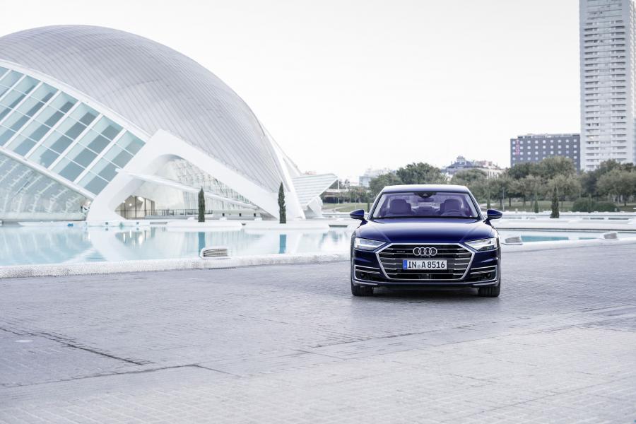  Audi A8 55 TFSI Quattro (D5) 2017 года  (WW) (фото 7 из 40)